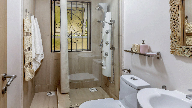 Ewange-Omusana-bathroom