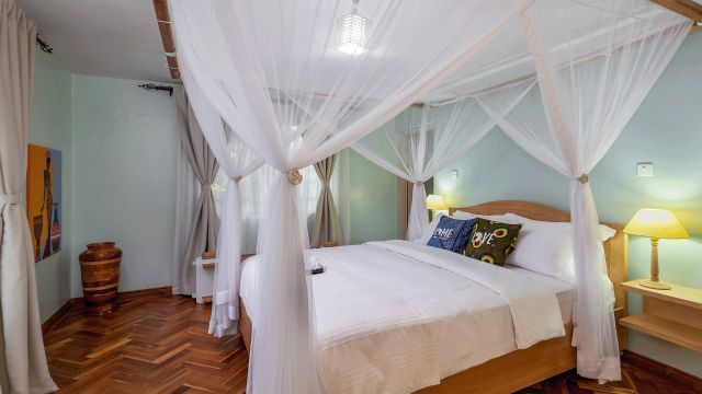 Ewange-Fene-room